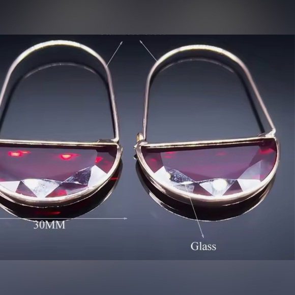 NEW Crystal Hoop Earring for Women  crystal Glass Geometric Design Earrings - Picture 3 of 3